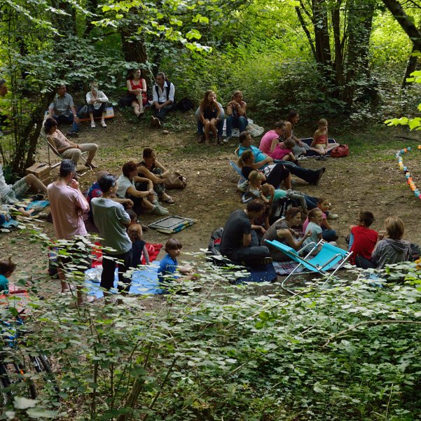 Veillée nature L'orage avait annulé la première mais le ciel fut plus clément pour la seconde: dans le calme des sous-bois, au bord du...