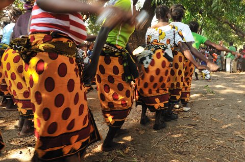 _705000-F2010___11273 Mozambique, village près de Cobue, compétition de danse CHIODA entre villages