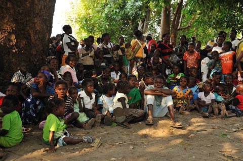 _710000-F2010___11328 Mozambique, village près de Cobue, compétition de danse CHIODA entre villages