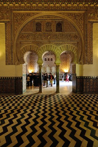 F2012___18218 Seville, Alcazar Real, palais Don Pedro, vue du salon des ambassadeurs