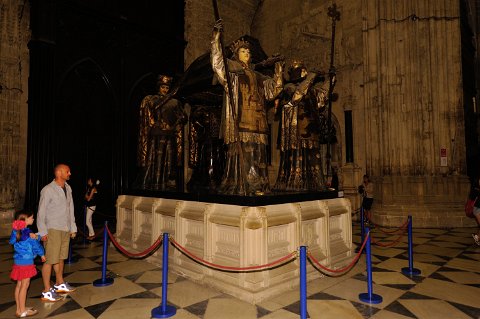 F2012___18280 Seville, Cathedrale et Giralda, tombe de Christophe Colomb