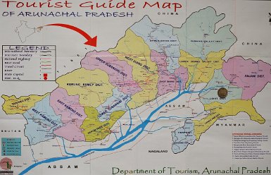 carte arunachal District du Lohit du nom de la rivière. Tribus Tai Khamti de religion Bouddhiste Theravada et Singpho (également bouddhiste) vers Namsai (la tribu de l'opium),...