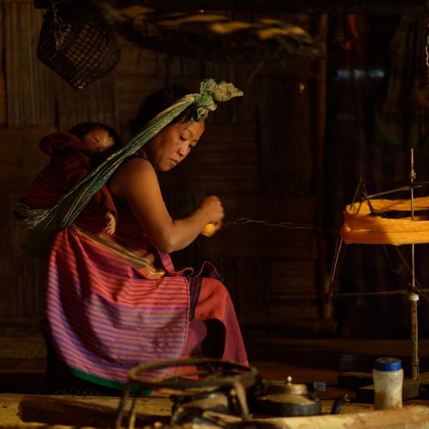 Le village de Pangi Un village Adi Minyong de 127 habitants, seulement relié au monde, comme plusieurs villages voisins par un immense pont...