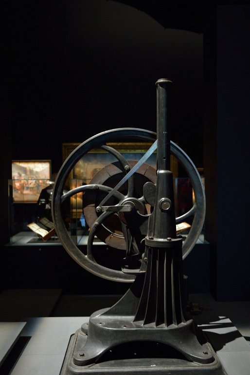 Musée des Confluences Exposition l'art et la machine, machine à gaz Bisschop, 1888