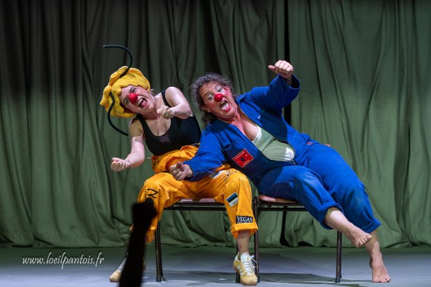 Spectacle des clowns On s'en voit en l'air, spectacle 2023 de la section clowns