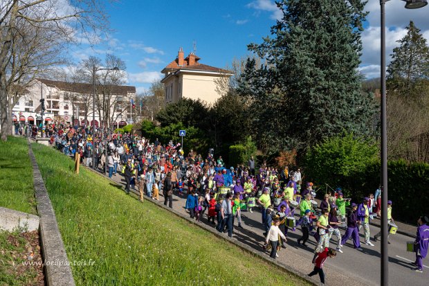 Carnaval Une magnifique fête qui a rassemblé jeunes et moins jeunes pour une après-midi que le soleil lui-même a honorée.