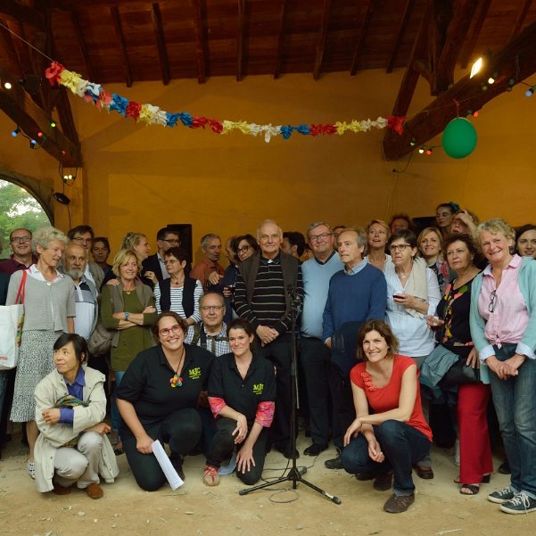 La fête du soir Et puis il y eut quelques discours, un sympathique apéritif, l'occasion de retrouver nombre d'anciens qui nous...