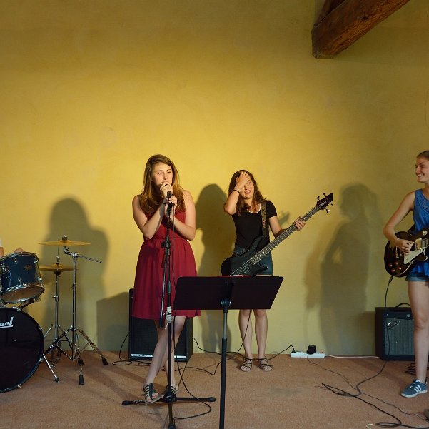 3e apéritif musical The Rolling Cantine pour le concret, un peu d'orage et de grêle pour l'ambiance, les Small Killers, les Gones of...