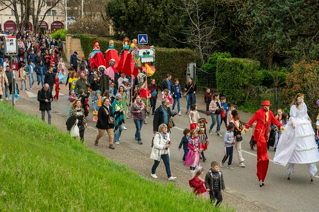 Défilé Carnaval 2025 photos GM La conclusion d'un long travail de nombreux bénévoles, avec le concours sympathique d'une météo qui a longtemps hésité