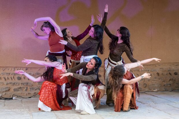 Spectacle de danse Empreintes A tavers ce spectacle la compagnie Sohan explore les jeux entre de figures féminines puissantes, mystiques, iconiques et...