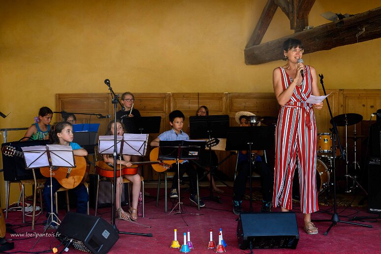 20250614__24558 Orchestre Junior dirigé par Elodie, avec :Maël, Ines, Maxine, Maëlys, Andrea, Minh louis, Daniel, Mai-lise. Présentation de l'après-midi par Adèle