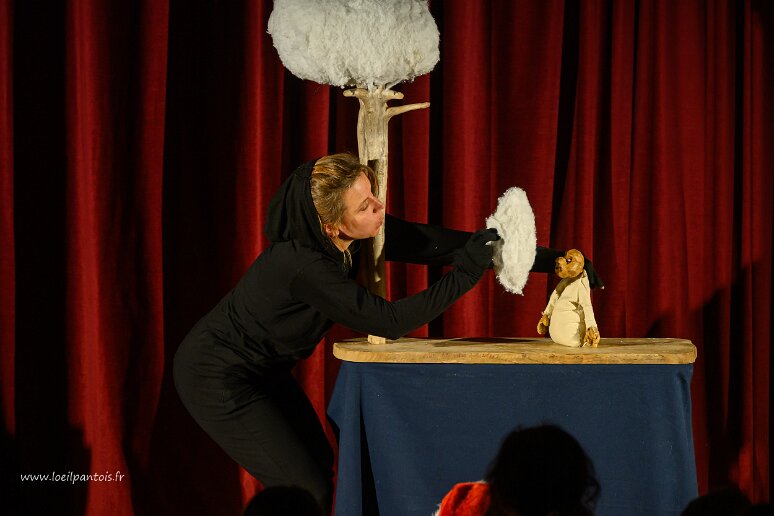 20251210__32586 Cumulus, un spectacle de la fichue compagnie de, et avec Chloé Gil
