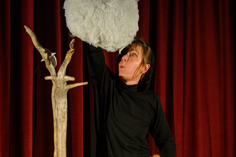 20251210__32605 Cumulus, un spectacle de la fichue compagnie de, et avec Chloé Gil