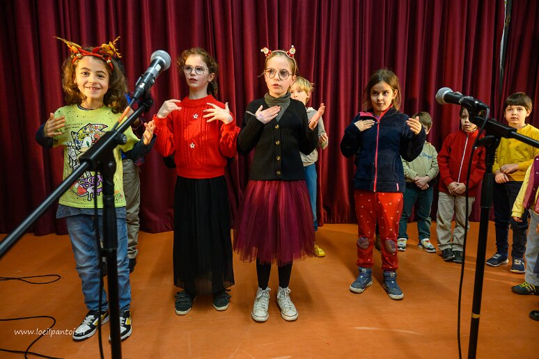 20251210__32657 Chants d'enfants sous la direction d'Elodie Colombier accompagnée de Philippe Dupuy
