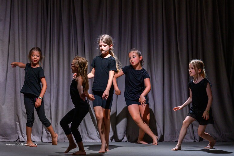 20260620__37799 MJC Fontaines Saint Martin, spectacle de fin d'année, ateliers danse 1 et 2 du mercredi matin, animés par Heloise Pedrinelli