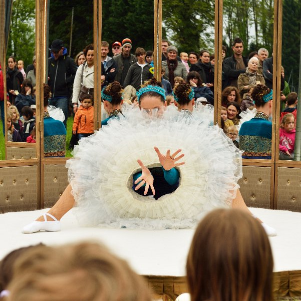 La boite à ballet Une poupée de boite à musique qui sort parfois de son rôle. Spectacle de La Compagnie Festibal, chorégraphié et...