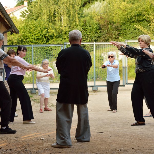 Qi Gong Vous aimez le silence, la concentration, vous rêvez de bien respirer et de faire circuler l'énergie en vous et un peu...