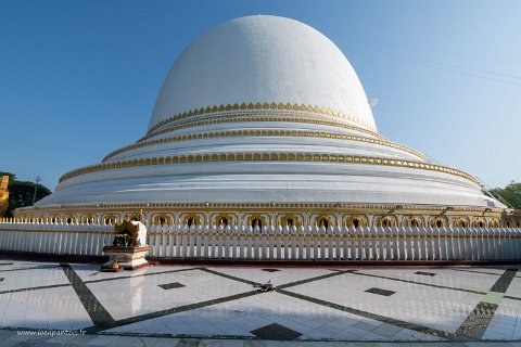 20191119__00038-22 Kaunghmudaw Pagoda, construite en 1636 sous le règne du roi Thalun pour accueillir quelques reliques du bouddha entre autre une dent inférieure gauche et 11...