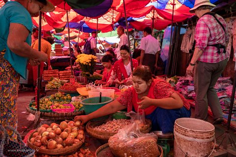 20191117__00269-7 Mandalay, Ralways market, (encore appelé thay yay ou thu yesa) entre la 10e et la 79e rue près du sayar san market, un marché presque normal..