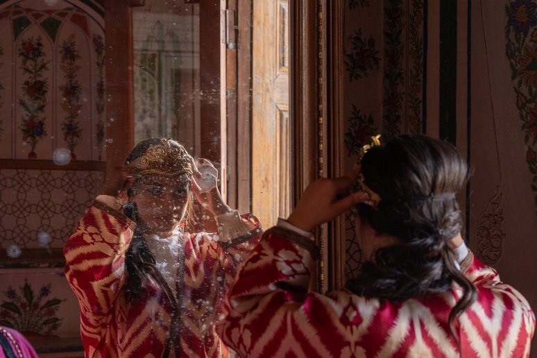 20230521__00155-138 Le musée de la maison Fayzulla Khodjaev: Nafissa et son miroir