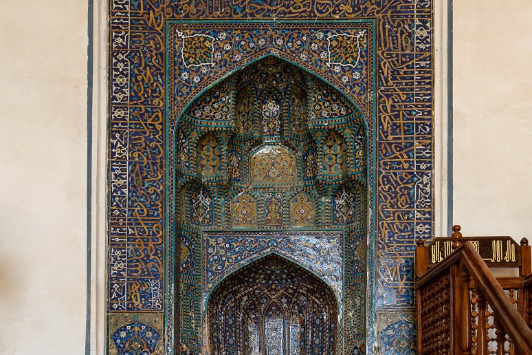 20230521__00155-84 Mosquée Kalon (grande mosquée) sert de mosquée juma (du vendredi): Le mihrab dans l'iwan ouest indique aux fidèles la qibla, c'est-à-dire la direction de la...