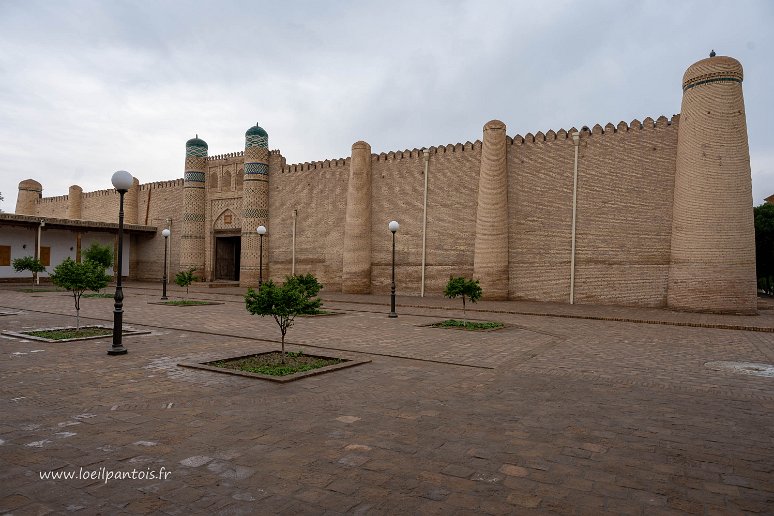 20230518__00188-64 A l'origine, le palais de Nurullabay fut construit entre de hautes murailles pour son fils par Muhammad Rakhim II (1845-1910) qui avait acheté pour ce faire le...
