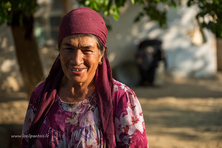 20230526__00761-20 Oysara, 57 ans, 8 enfants dont 1 fille veuve. Toute la famille est regroupée dans le même village et Oysara en est très heureuse