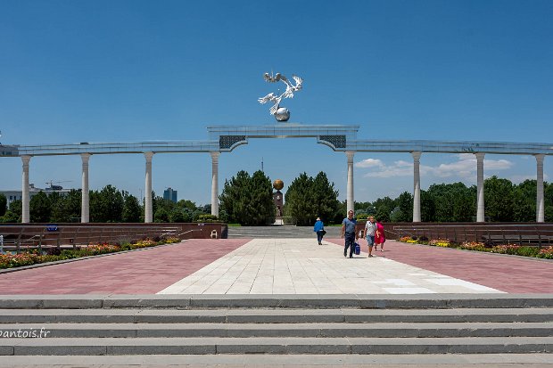 Tachkent Enfin, la capitale pour terminer. Conquise tour à tour par tous les empereurs d'Asie, Tachkent fut rattachée en 1890 au...