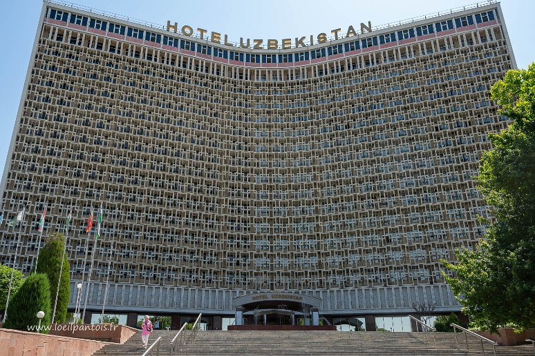 20230607__00789-89 Hotel Ouzbékistan, construit entre 1974 et 1976, par des architectes russes, c'est un exemple du style dit brutalisme