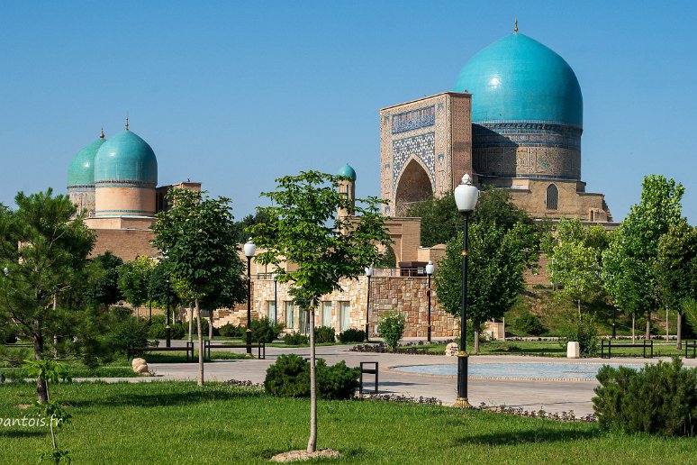 20230531__00700-53 Chakhrisabz: dans l'ensemble Dorout Tilovat, mosquée kok Goumbaz (1435-1436) construite par Ulugh Beg. Ce sanctuaire abrite les dépouilles de Taraghay, père de...