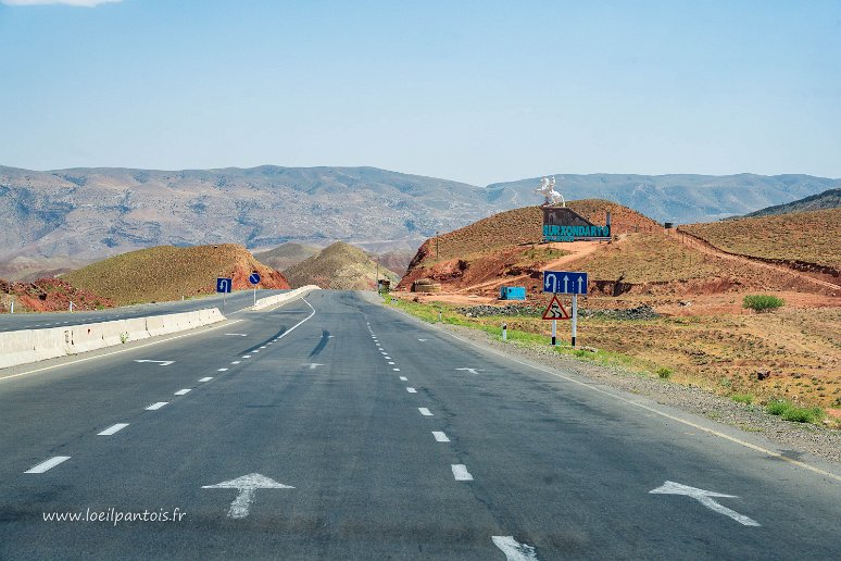 20230531__00700-137 Sur la route de Samarcande à Termez, entrée dans la province du Sourkhan-Daria
