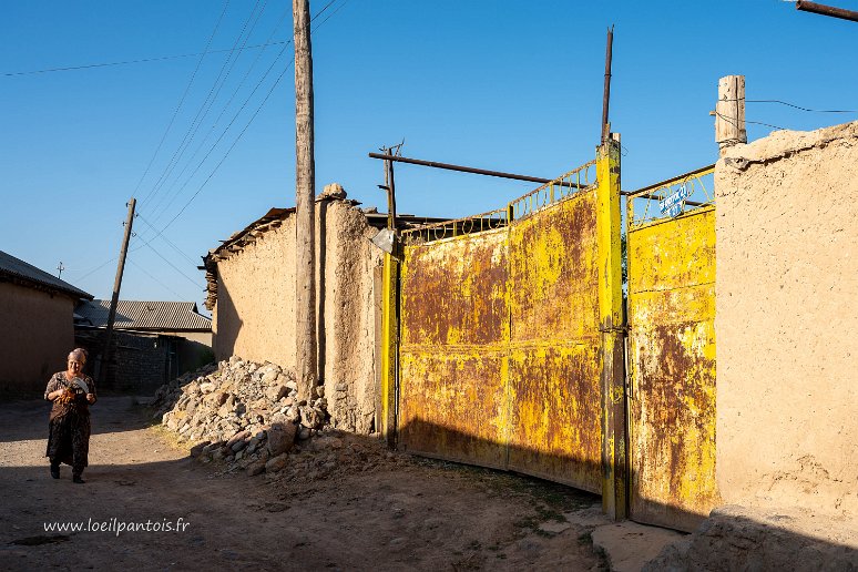 20230601__00700-5 Derbent (ou Darband): dans ce village tadjik toutes les maisons sont entourées de hauts murs