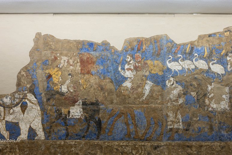 20230529__00525-168 Musée d'Afrosiyab: peintures murales sodgiennes, dites de la salle des ambassadeurs (VIIe-VIIIe s), découvertes en 1965. Procession d'arrivée au palais d'une...