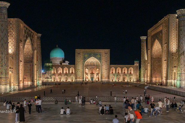 Samarcande 1 Comment diviser cette présentation autrement que par jour tant les monuments et sites exceptionnels sont nombreux. Cette...