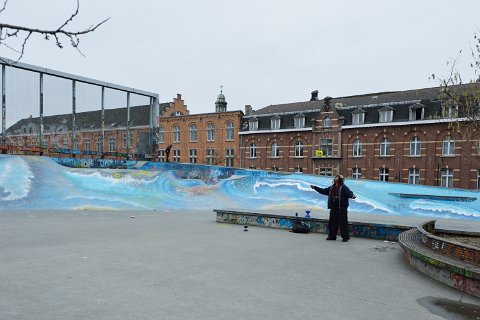 F2014___00177 Bruxelles, skate park des ursulines, détournement matinal