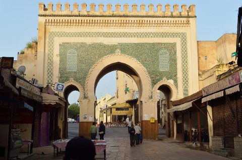 010F2013___06602 La porte (Bab) Boujloud, vue de la Medina