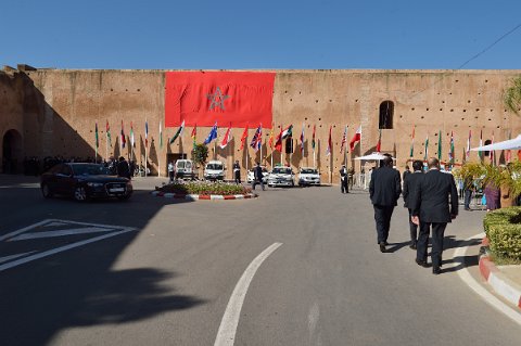 060F2013___07400 Grenier Moulay Ismael, attente de la visite du Roi et du Président Bongo