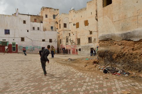 180F2013___08408 Sefrou, place du Mellah dégagée par la démolition de maisons en péril