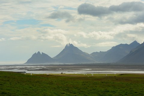 16310F2013___16141 Vue sur la lagune de Lon et les pics dominant Höfn depuis Stafafell