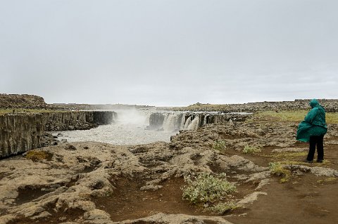 19200F2013___16444 Parc national de Vatnajökull Nord, cascade de Selfoss sur le canyon de la Jokulsa a fjöllum, depuis la rive Ouest.