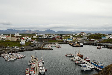 31160F2013___17877 Stykkisholmur (1100habitants), Vue d'ensemble depuis Sugandisey.