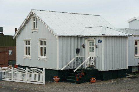 32000F2013___17836 Peninsule de Snæfellsnes, Stykkisholmur, maison de 1914.