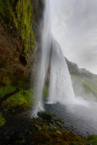 140F2013___14790 Cascade de Seljalandsfoss qui déverse une partie des eaux de fonte du (trop) célèbre Eyjafjallajökull 