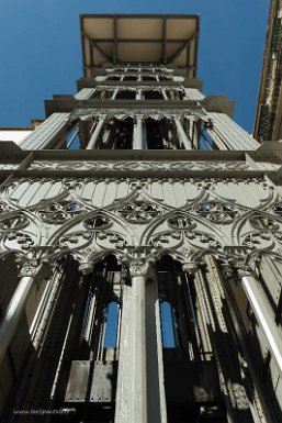 Lisbonne 2 mai 2017 Elevator San Justa, construit en 1902 par l'ingénieur franco-portugais Raoul Mesnier du Ponsard (sans aucun lien avec Eiffel)