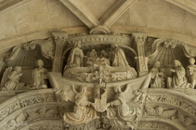 Lisbonne 30 avril 2017 Eglise du monastère des Hiéronymites, au dessus du portail ouest, Annonciation, Nativité et Adoration des Mages