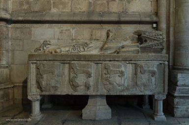 Lisbonne 1er mai 2017 Sé Patriarcal (cathédrale de Lisbonne), chapelle de S. Cosme et S. Damião, sarcophage de sa seconde épouse D. Maria de Villalobos