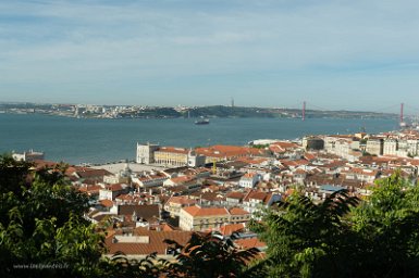 Lisbonne 3 mai 2017 Castelo de São Jorge, belvédère, vue sur la place du commerce et le Tage