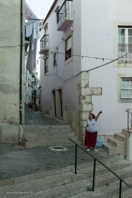 Lisbonne 1er mai 2017 Sous le belvédère de Santa Luzia