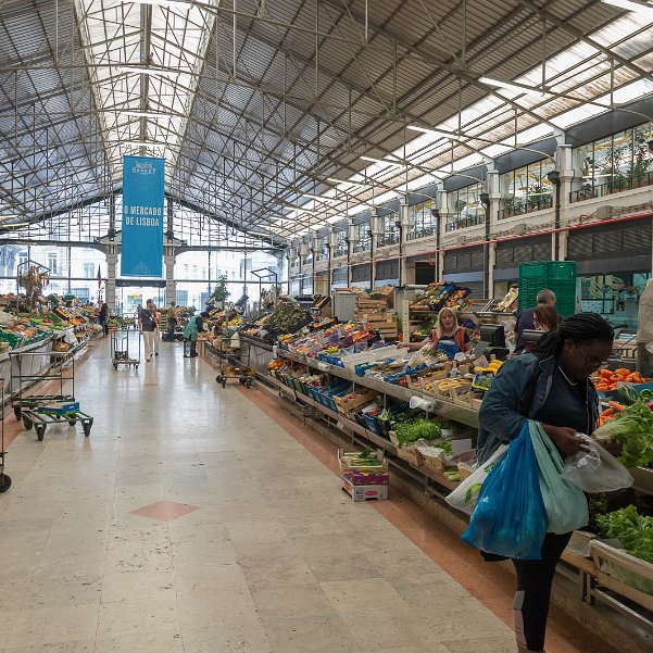 Cais de Sodre Pour tous, Cais de Sodre, c'est d'abord un noeud essentiel des transports en communs lisboètes, mais c'est aussi le lieu...