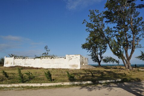 _441000-F2010___9710 Mozambique, Ilha de Mozambique, crematorium hindou reconstruit en 1959 sur un ancien du XIXe s. DEe nombreux batiments de pierre sont encore aujouord'hui...